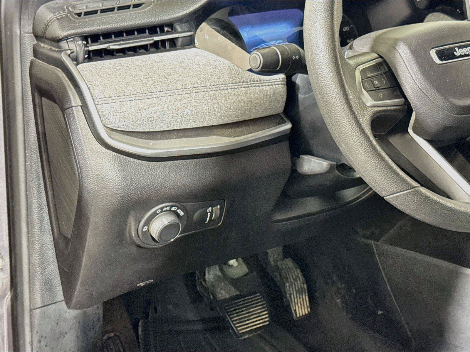 Used 2024 Jeep Compass Sport AWD/4WD image 8