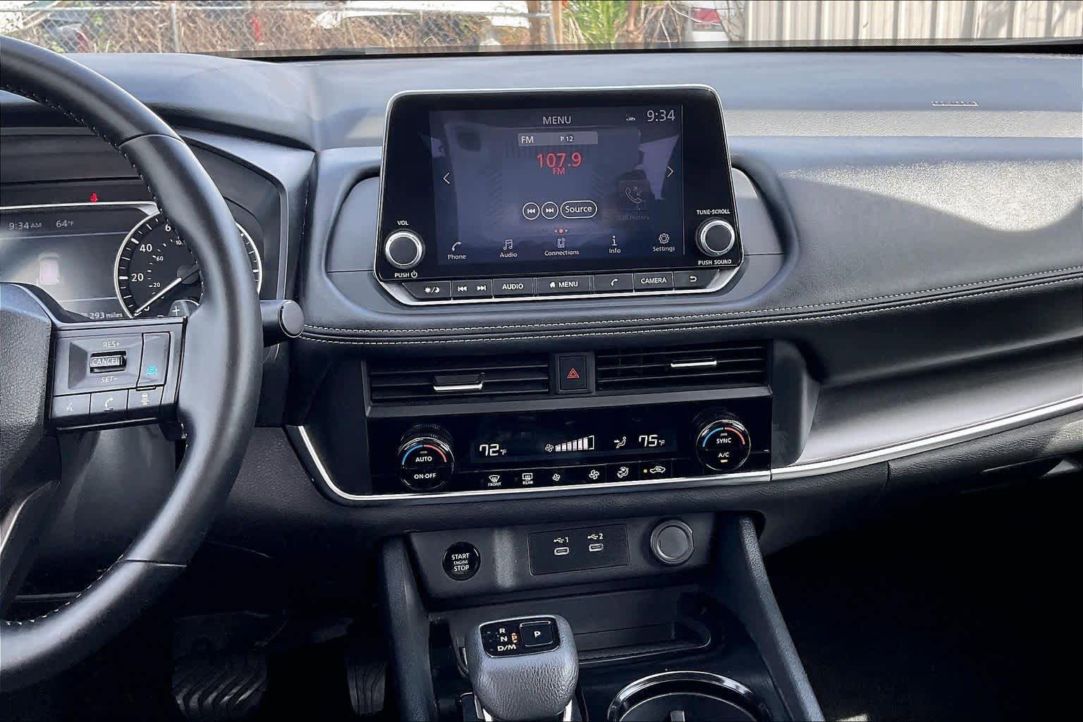 Used 2025 Nissan Rogue SV FWD image 7