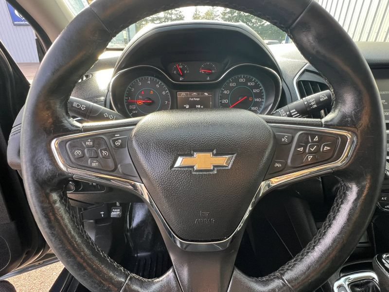 Used 2017 Chevrolet Cruze Premier FWD image 28