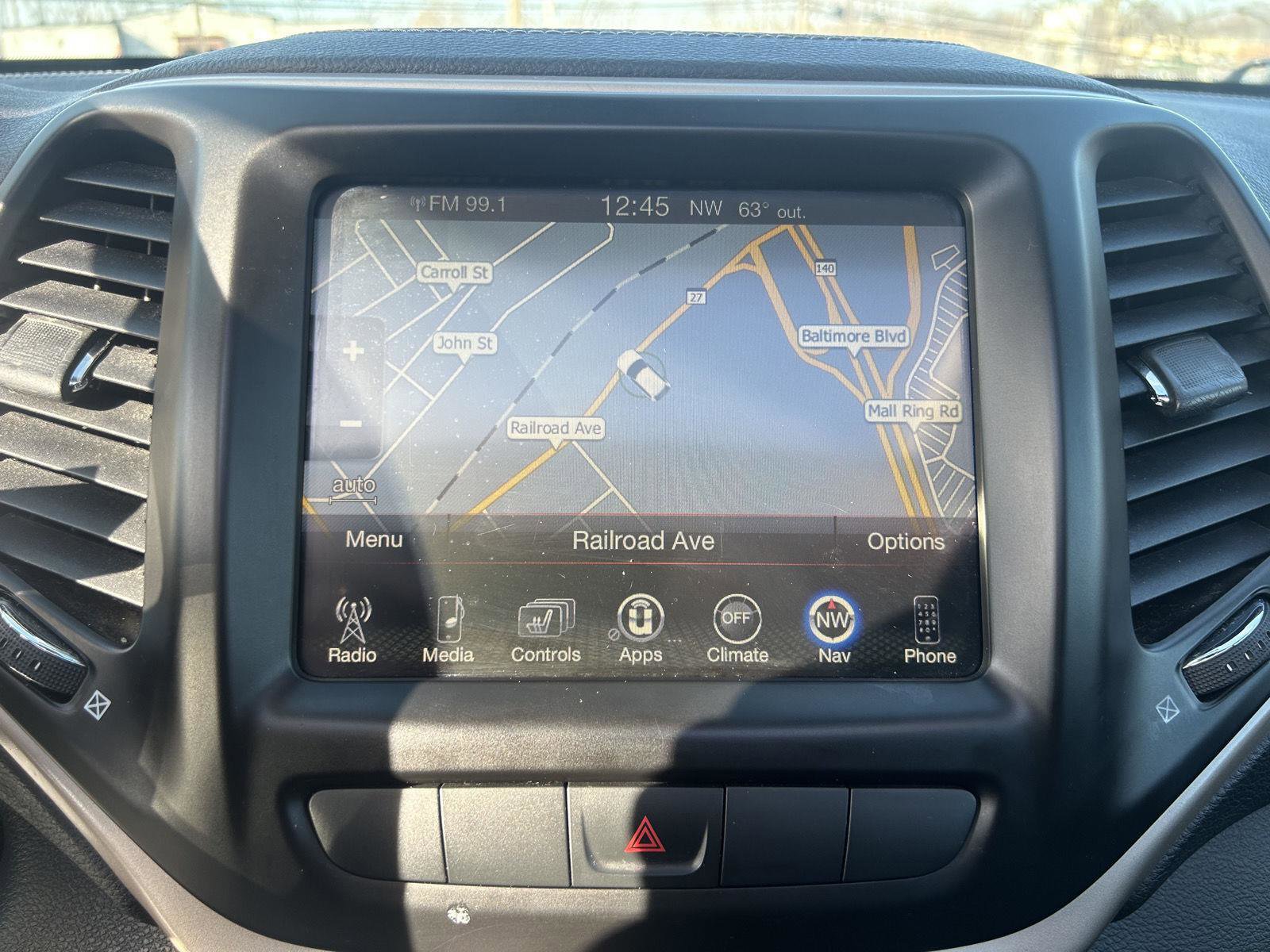 Used 2015 Jeep Cherokee Limited w/ Luxury Group image 19