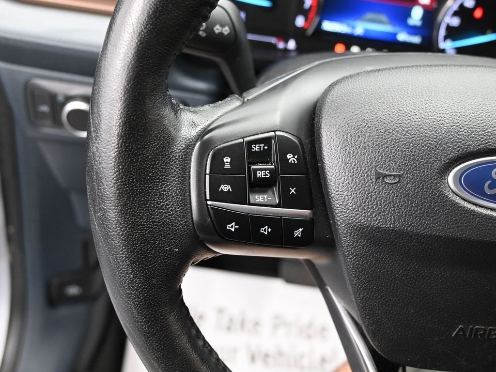 Used 2022 Ford Maverick Lariat w/ Lariat Luxury Package image 16