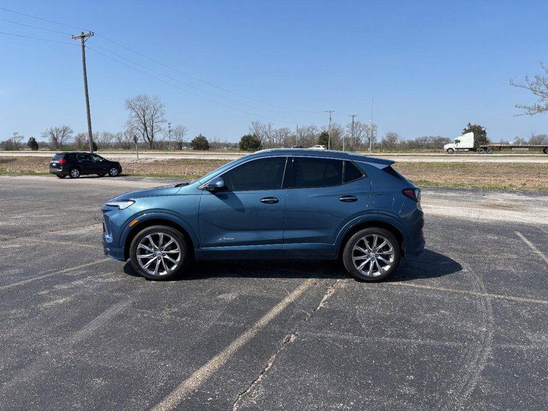 Used 2025 Buick Encore GX Avenir w/ Avenir Technology Package image 2