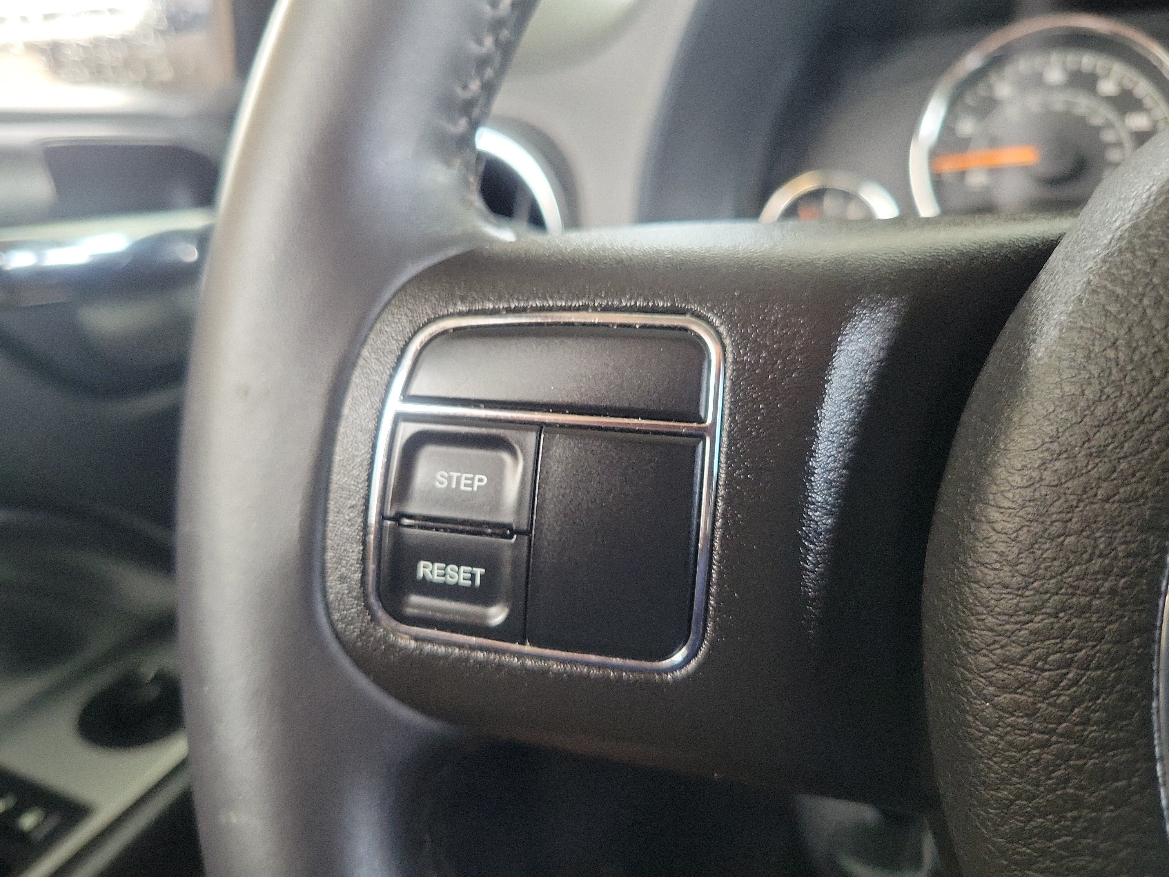 Used 2014 Jeep Compass Latitude w/ Sun/Sound Group FWD image 16