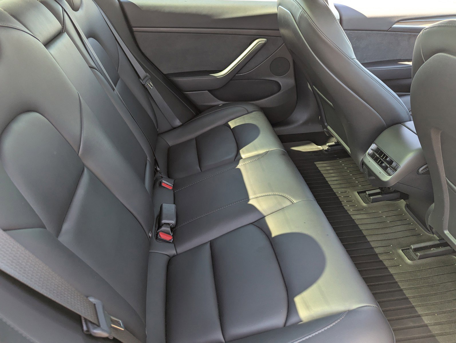 Used 2023 Tesla Model 3 Standard Range image 14