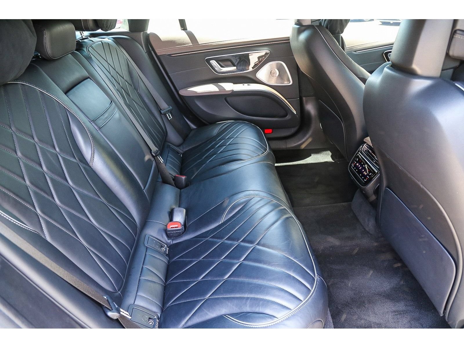 Used 2022 Mercedes-Benz EQS 580 4MATIC Sedan image 16