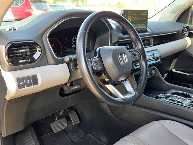 Used 2024 Honda Pilot Touring image 9