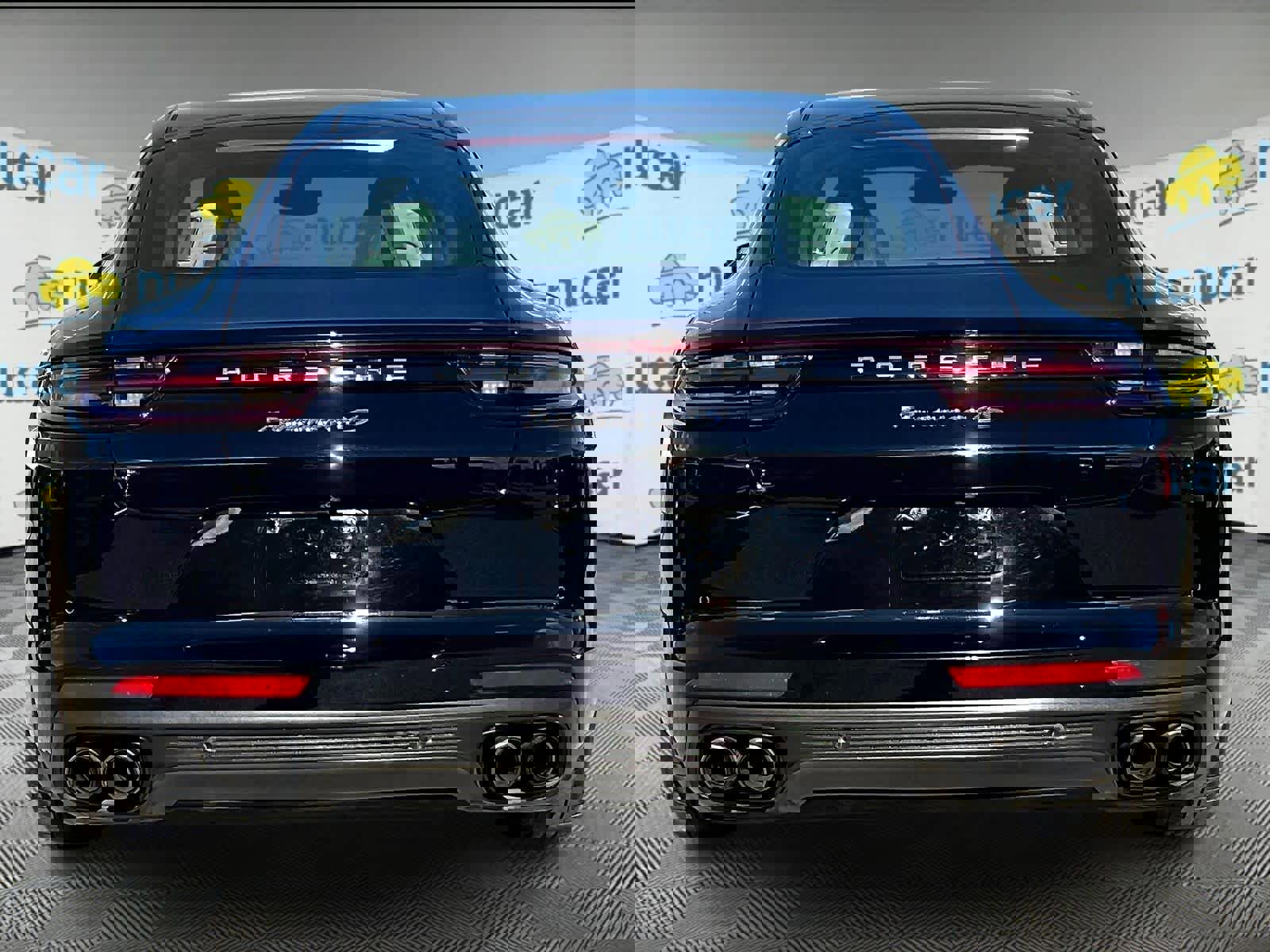 Used 2018 Porsche Panamera 4S image 5