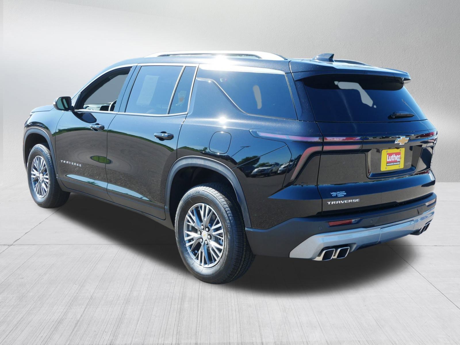 Used 2025 Chevrolet Traverse LT image 5