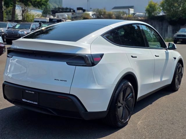 Used 2026 Tesla Model Y AWD image 8