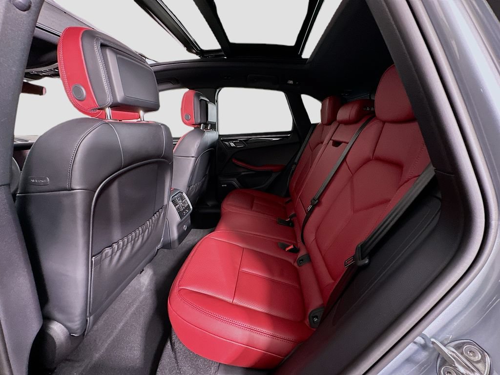 Certified 2026 Porsche Macan AWD/4WD image 23