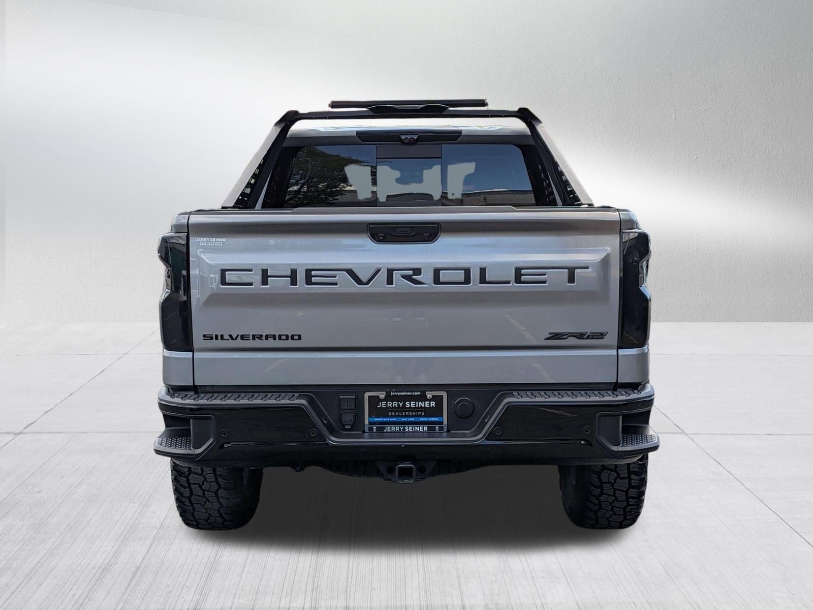 Used 2023 Chevrolet Silverado 1500 ZR2 w/ Technology Package AWD/4WD image 4