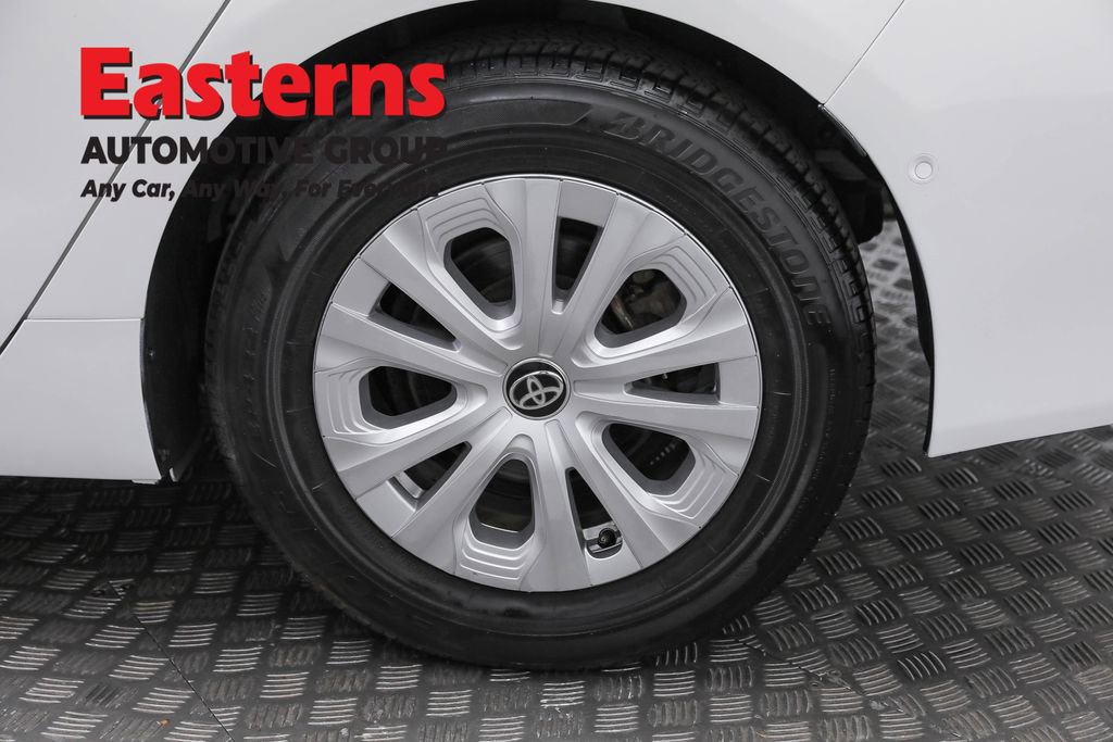 Used 2022 Toyota Prius LE image 31