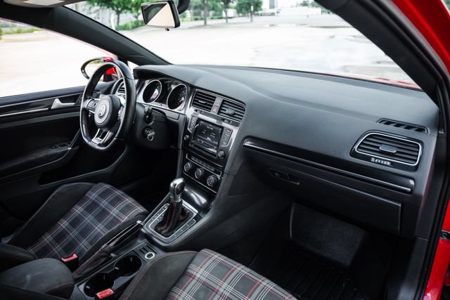 Used 2015 Volkswagen GTI S FWD image 20