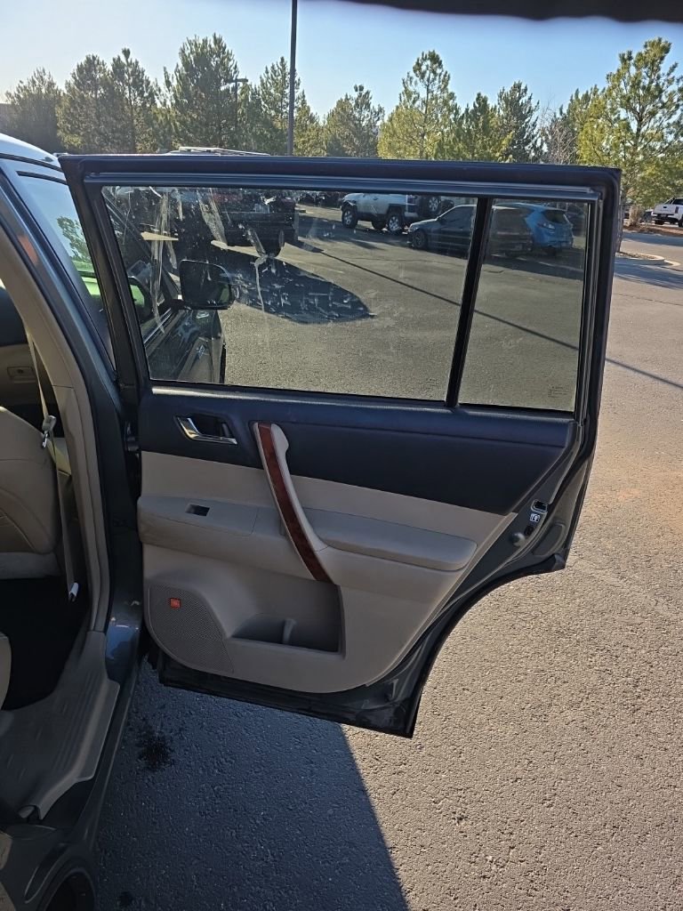 Used 2013 Toyota Highlander Limited image 17