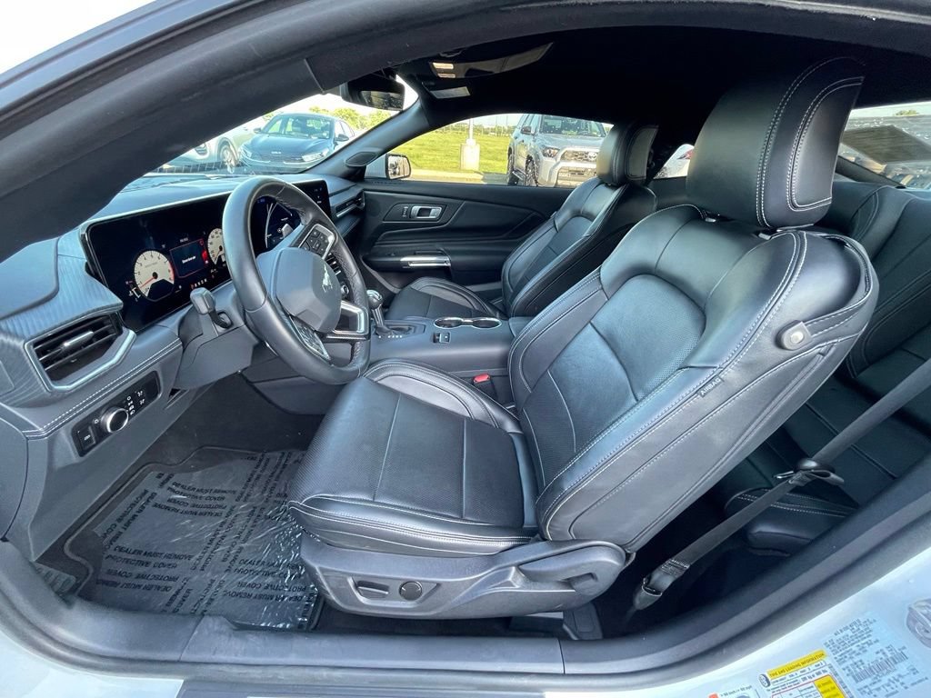 Used 2025 Ford Mustang GT Premium RWD image 13