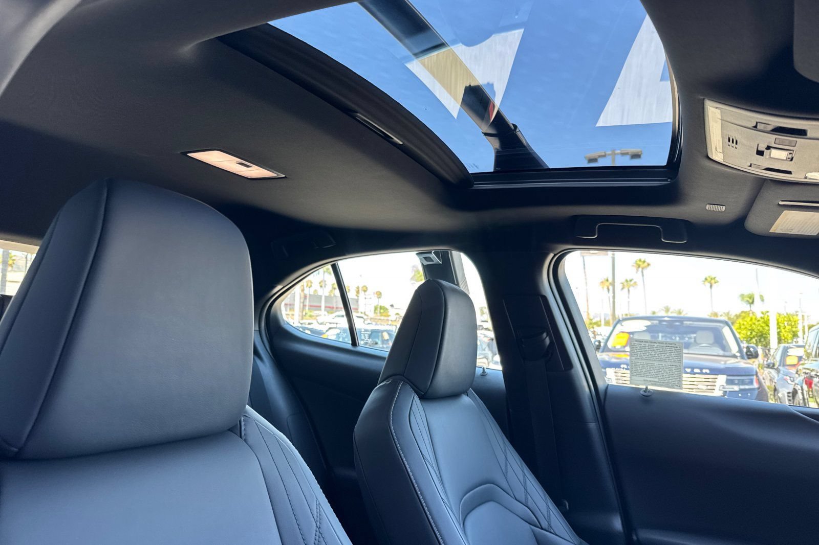 Used 2025 Lexus UX 300h FWD w/ Accessory Package (Z2) image 18