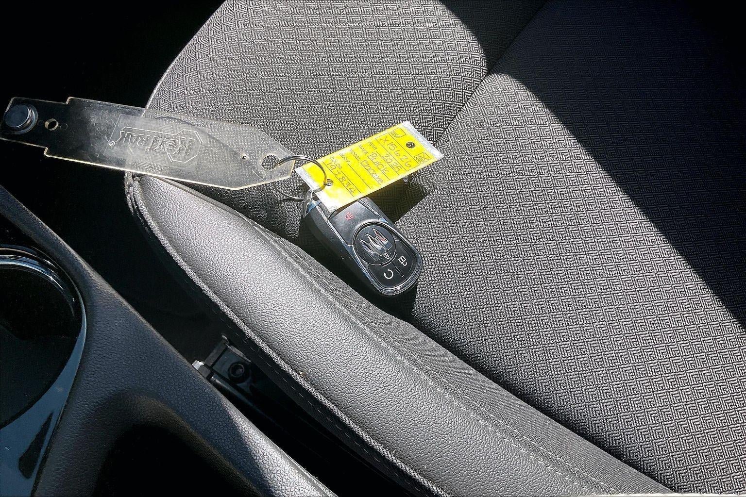 Used 2025 Buick Encore GX Preferred AWD/4WD image 13