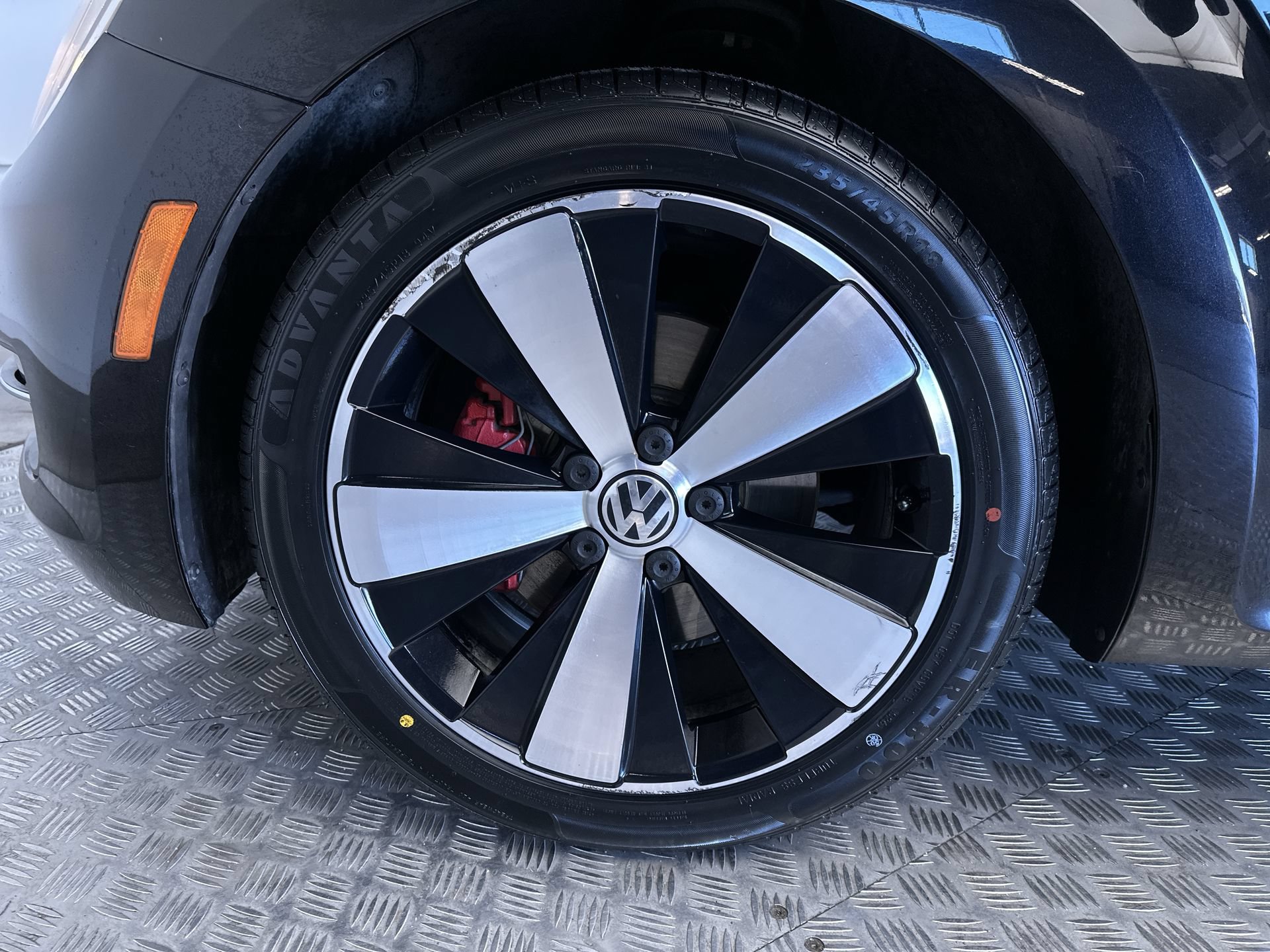Used 2013 Volkswagen Beetle 2.0T FWD image 25