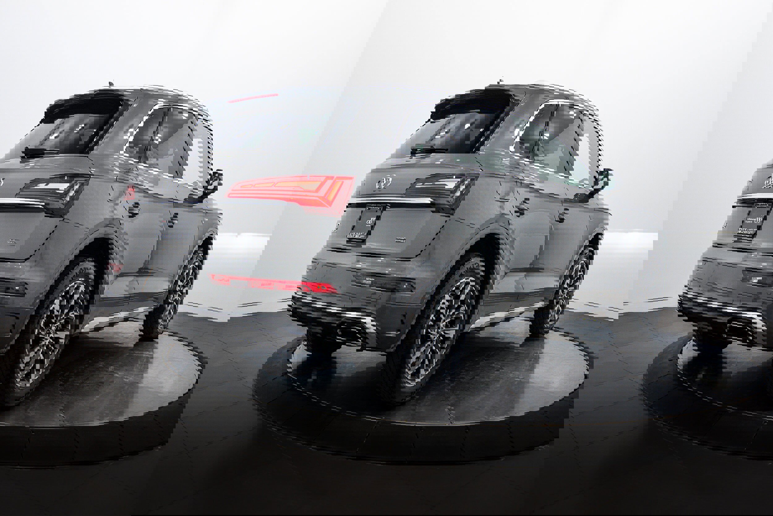 Certified 2023 Audi Q5 2.0T Premium Plus w/ Premium Plus Package image 4