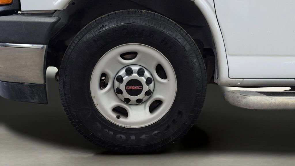 Used 2017 GMC Savana 2500 RWD image 24