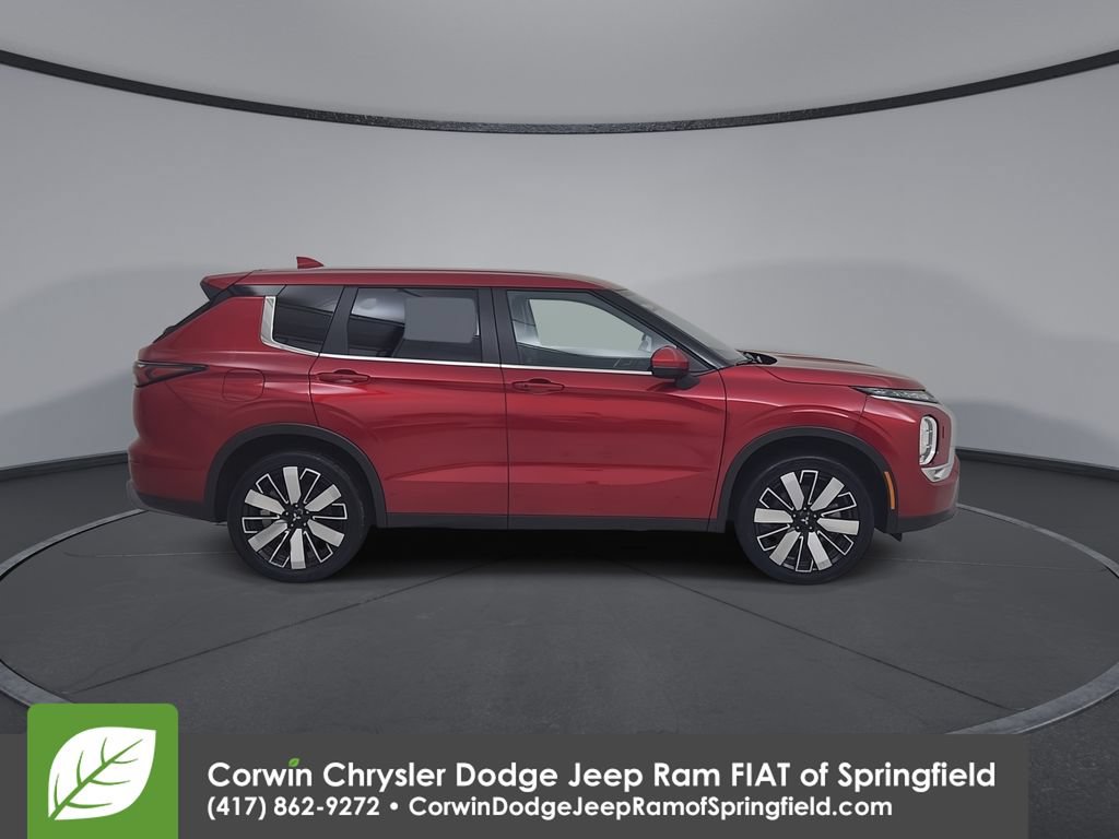 Used 2025 Mitsubishi Outlander SE AWD/4WD image 17