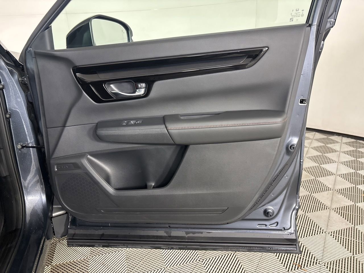 Used 2025 Honda CR-V Sport Touring image 27