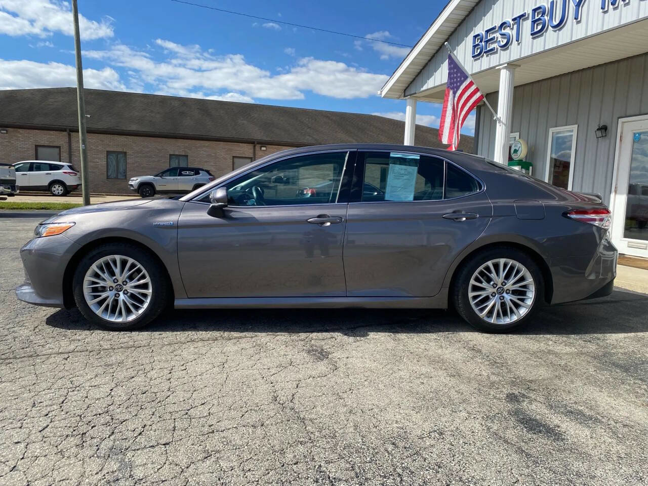 Used 2018 Toyota Camry XLE image 4