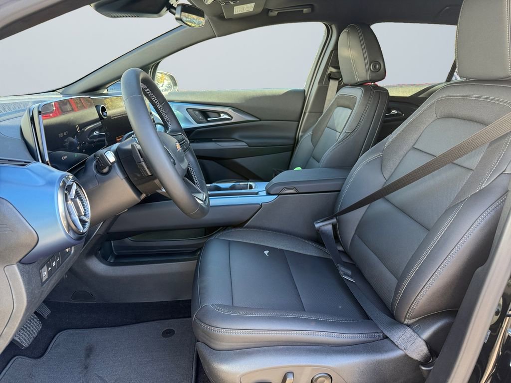 New 2026 Chevrolet Equinox EV LT image 9