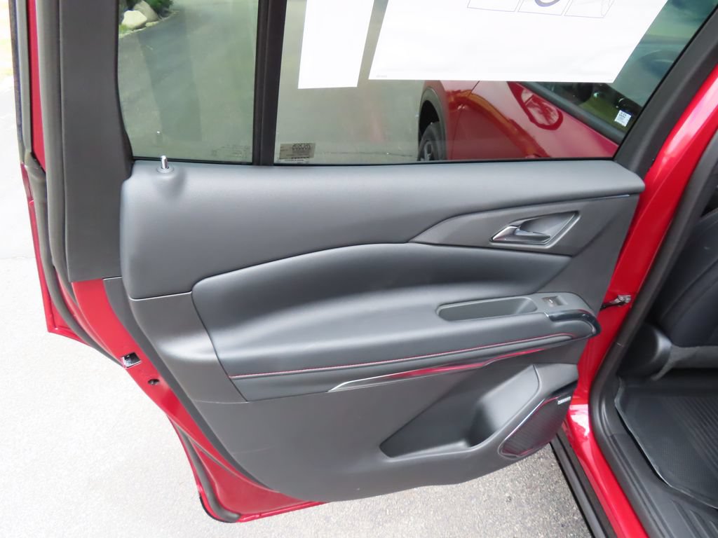New 2026 Chevrolet Traverse RS w/ LPO, Floor Liner Package AWD/4WD image 28