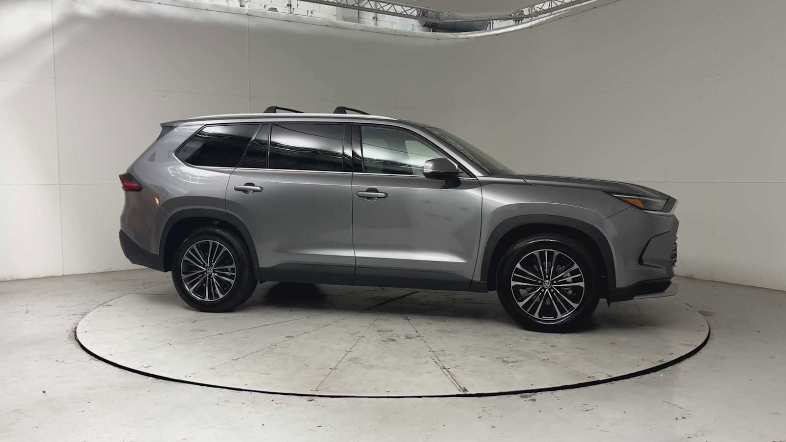 Used 2026 Toyota Grand Highlander AWD Hybrid image 3