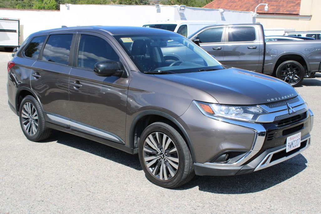 Used 2019 Mitsubishi Outlander ES FWD image 3