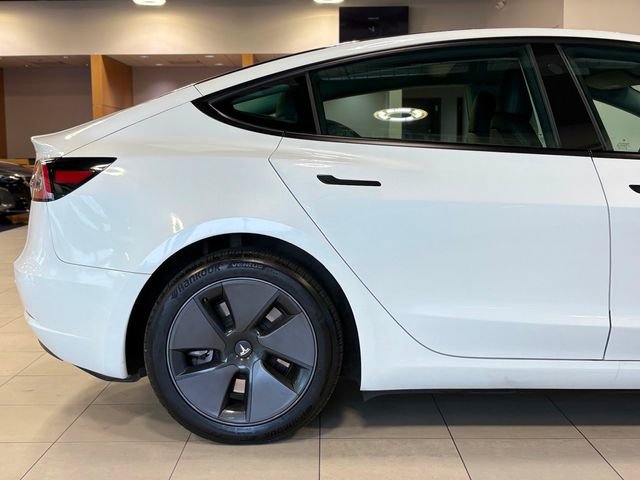 Used 2023 Tesla Model 3 Standard Range image 17