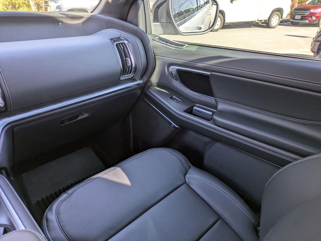 New 2026 Ford Expedition Platinum w/ Stealth Appearance Package image 23