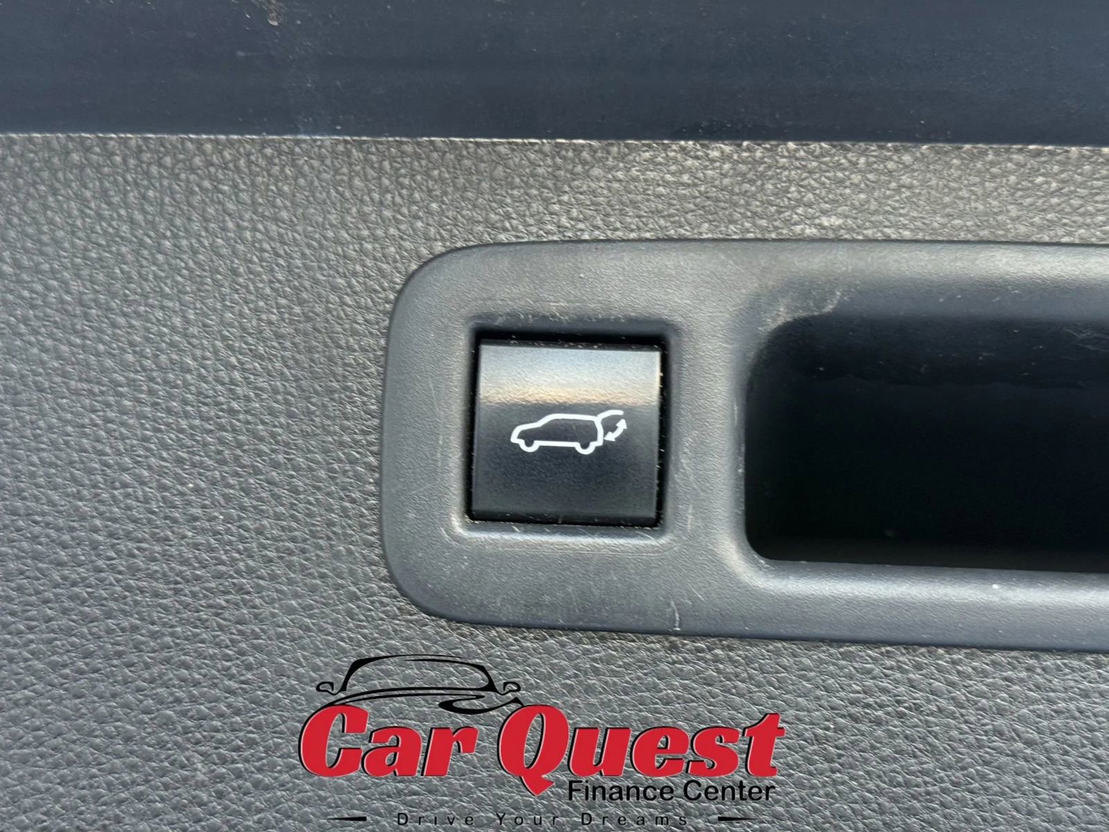 Used 2021 Toyota Highlander XLE image 16