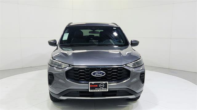 Used 2025 Ford Escape ST-Line image 2