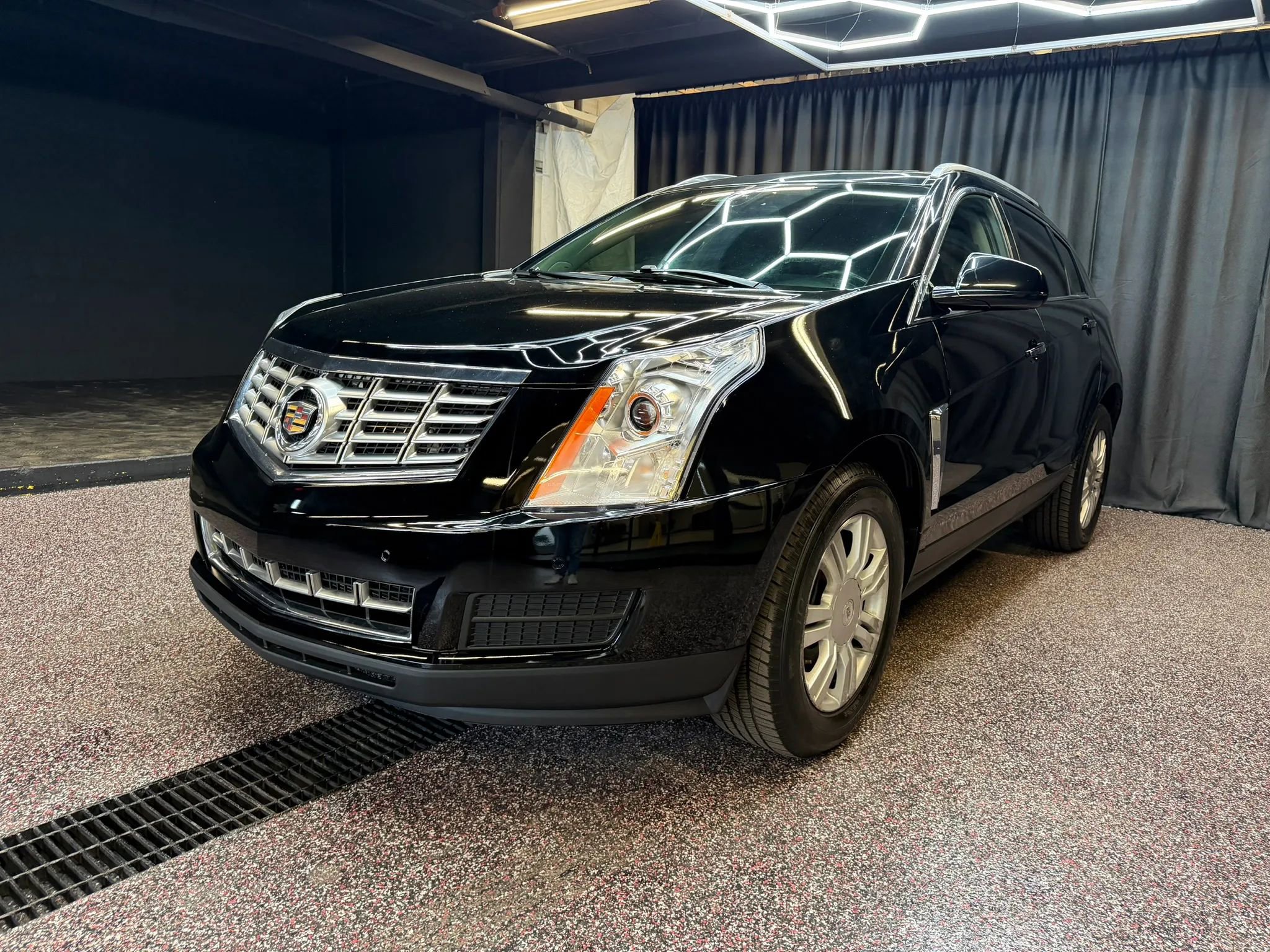 Used 2016 Cadillac SRX Luxury w/ Driver Awareness Package image 3