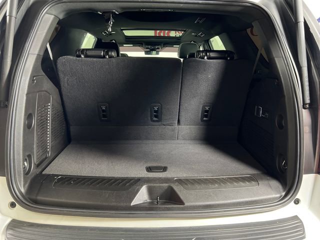 Used 2021 GMC Yukon SLT w/ SLT Premium Package image 24