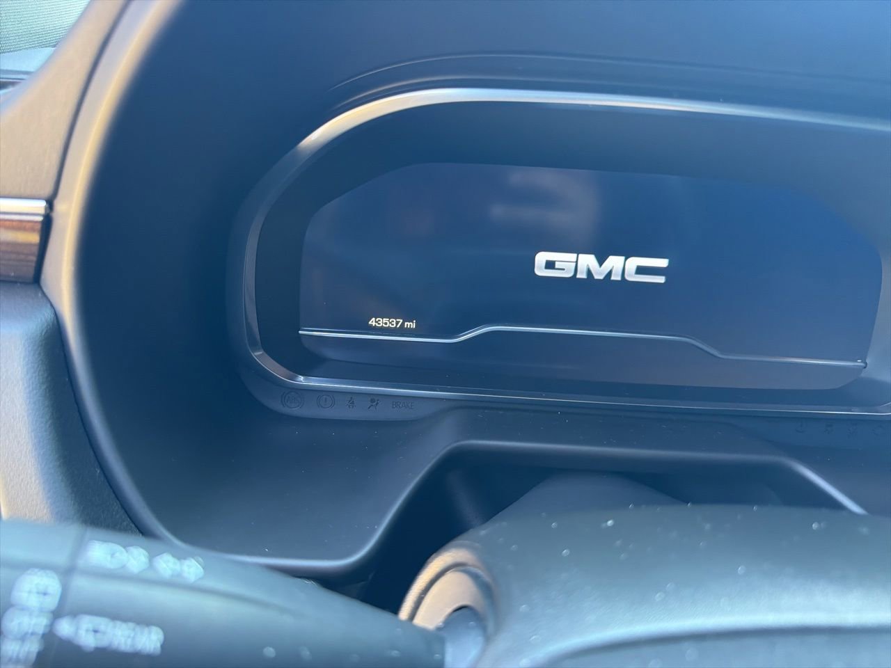 Used 2023 GMC Yukon SLE w/ Gmc Pro Safety Plus Package RWD image 13
