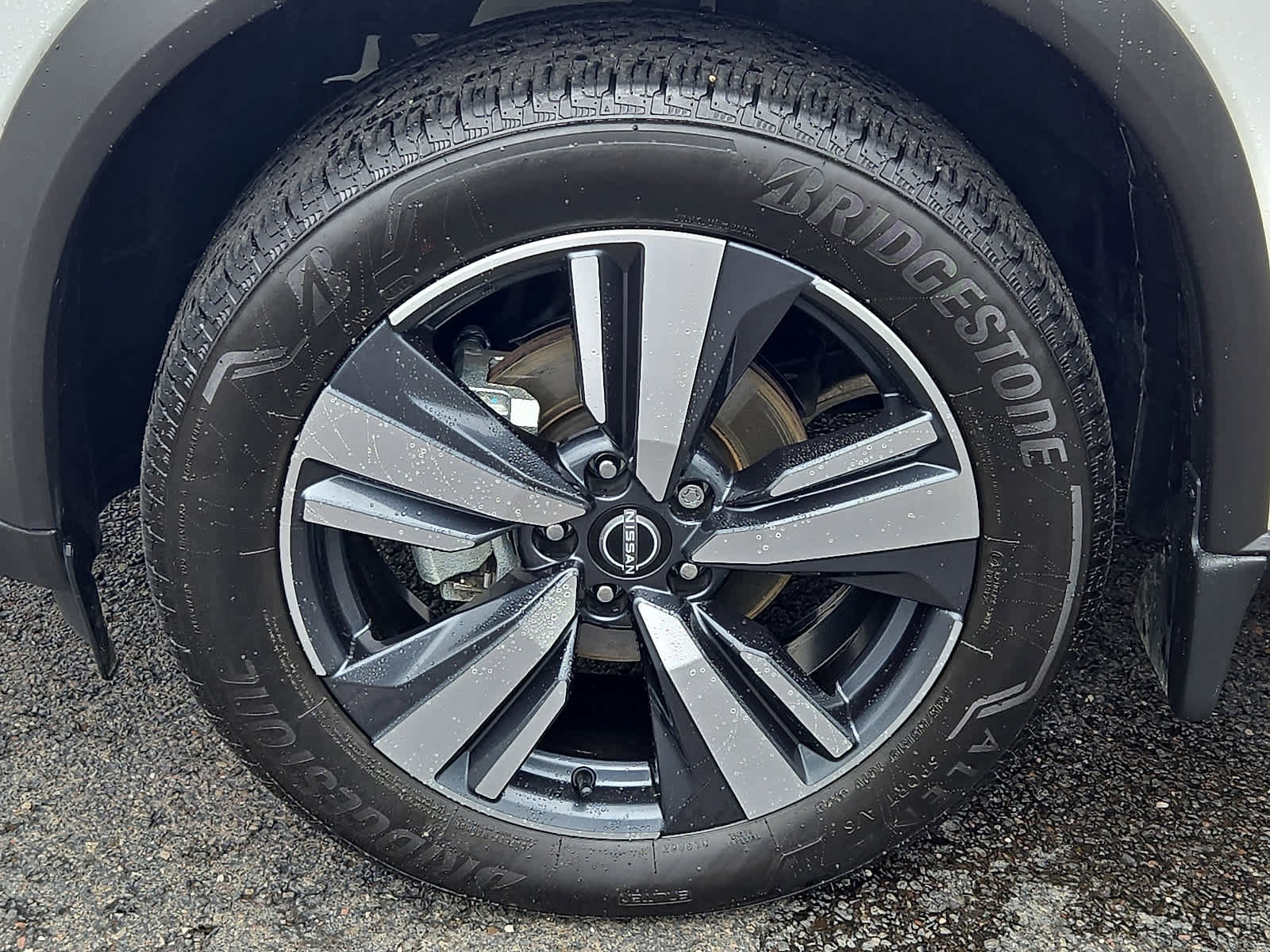 Used 2024 Nissan Rogue SL image 9