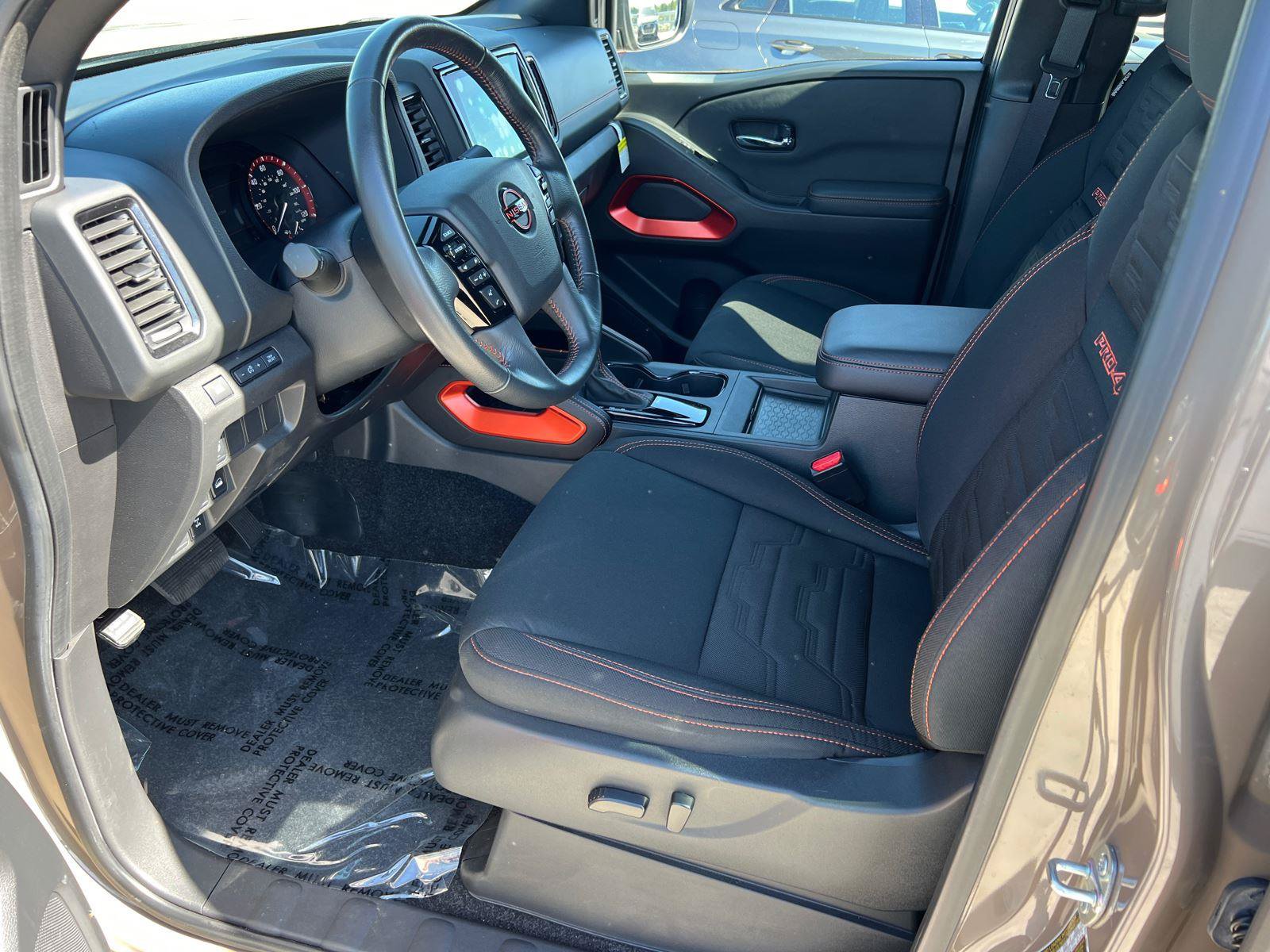 Used 2024 Nissan Frontier PRO-4X w/ Technology Package AWD/4WD image 9