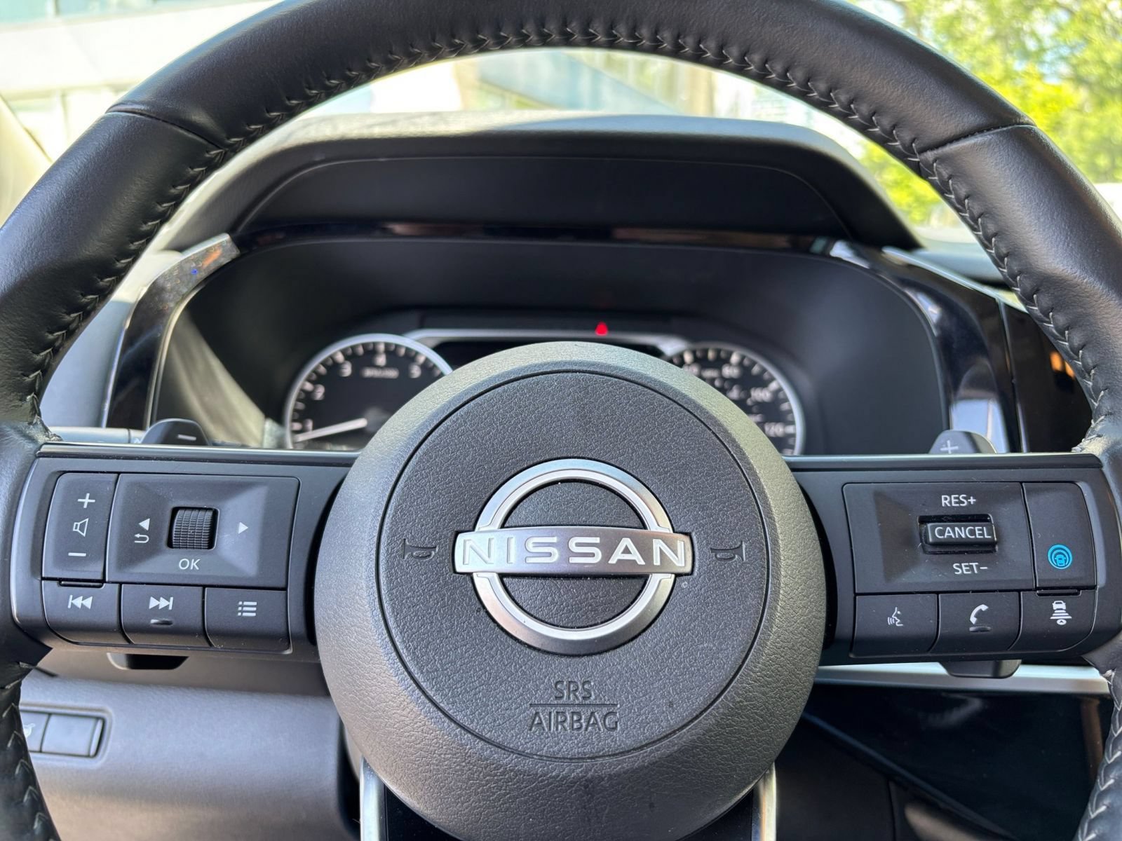 Used 2025 Nissan Pathfinder SV AWD/4WD image 25