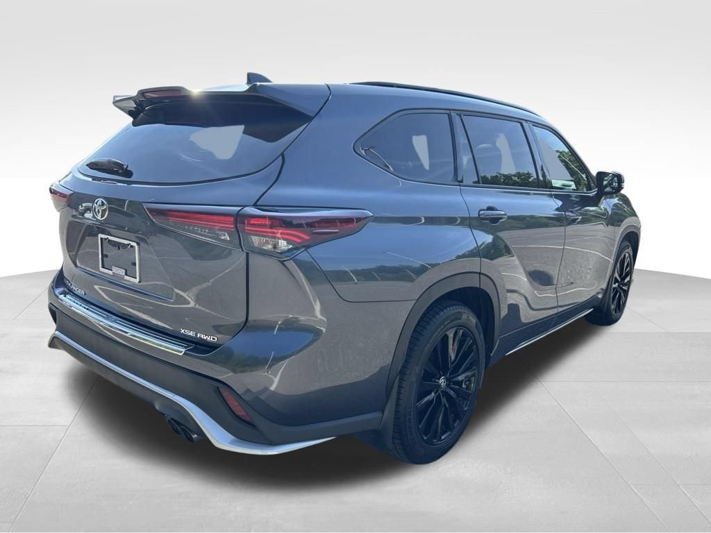 Certified 2024 Toyota Highlander XSE AWD/4WD image 5