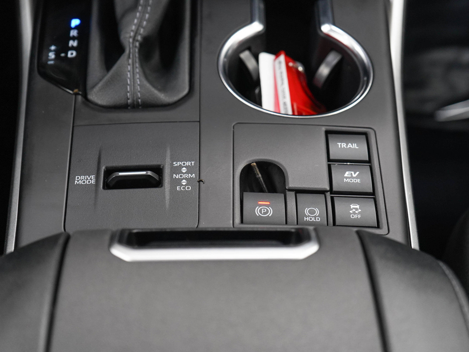 Used 2025 Toyota Highlander XLE AWD/4WD image 23