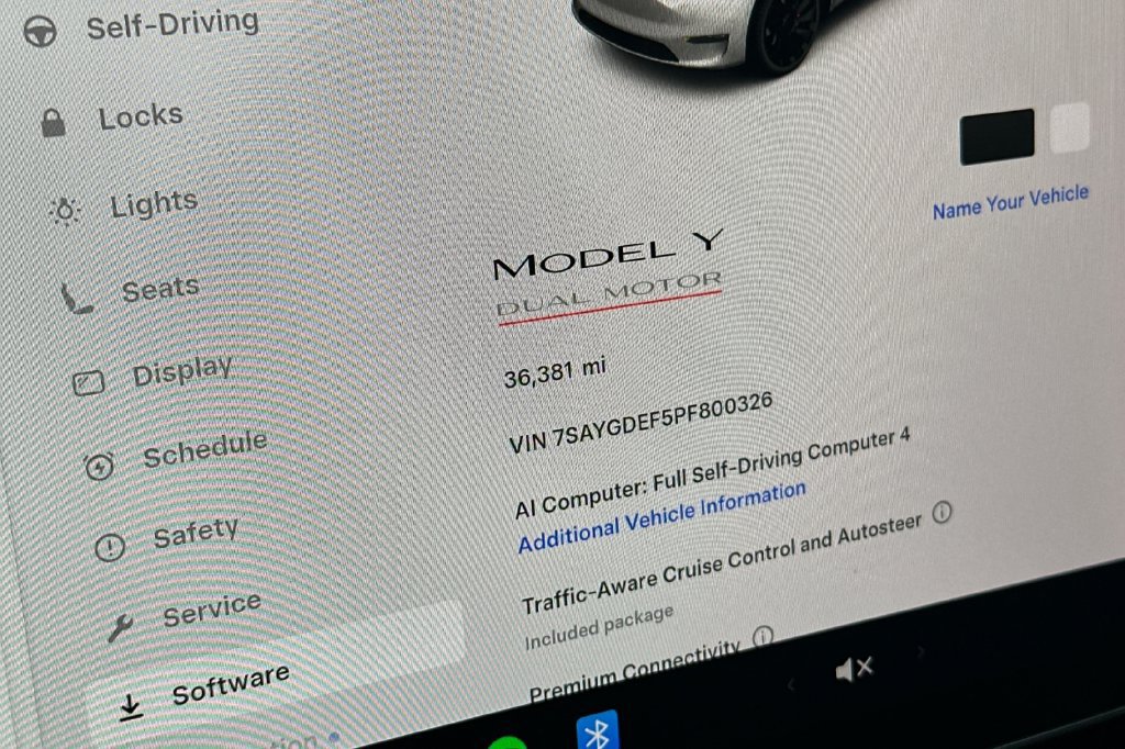 Used 2023 Tesla Model Y Performance AWD/4WD image 24
