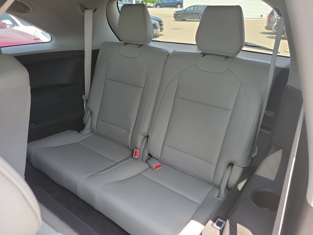 Used 2017 Acura MDX w/ Technology Package AWD/4WD image 13
