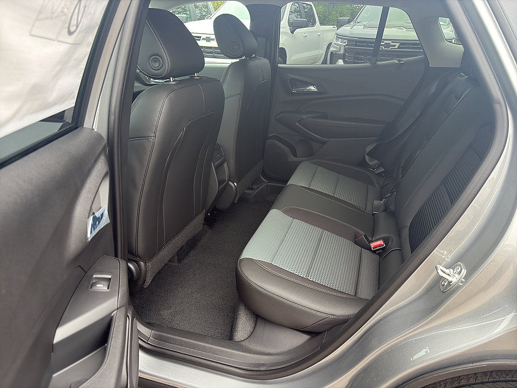 New 2026 Chevrolet Trax LT w/ LT Convenience Package FWD image 12