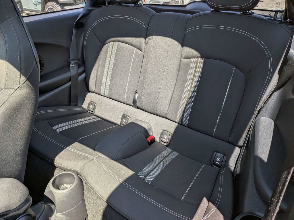 Used 2021 MINI Cooper S w/ 6.5" Touchscreen Package image 27