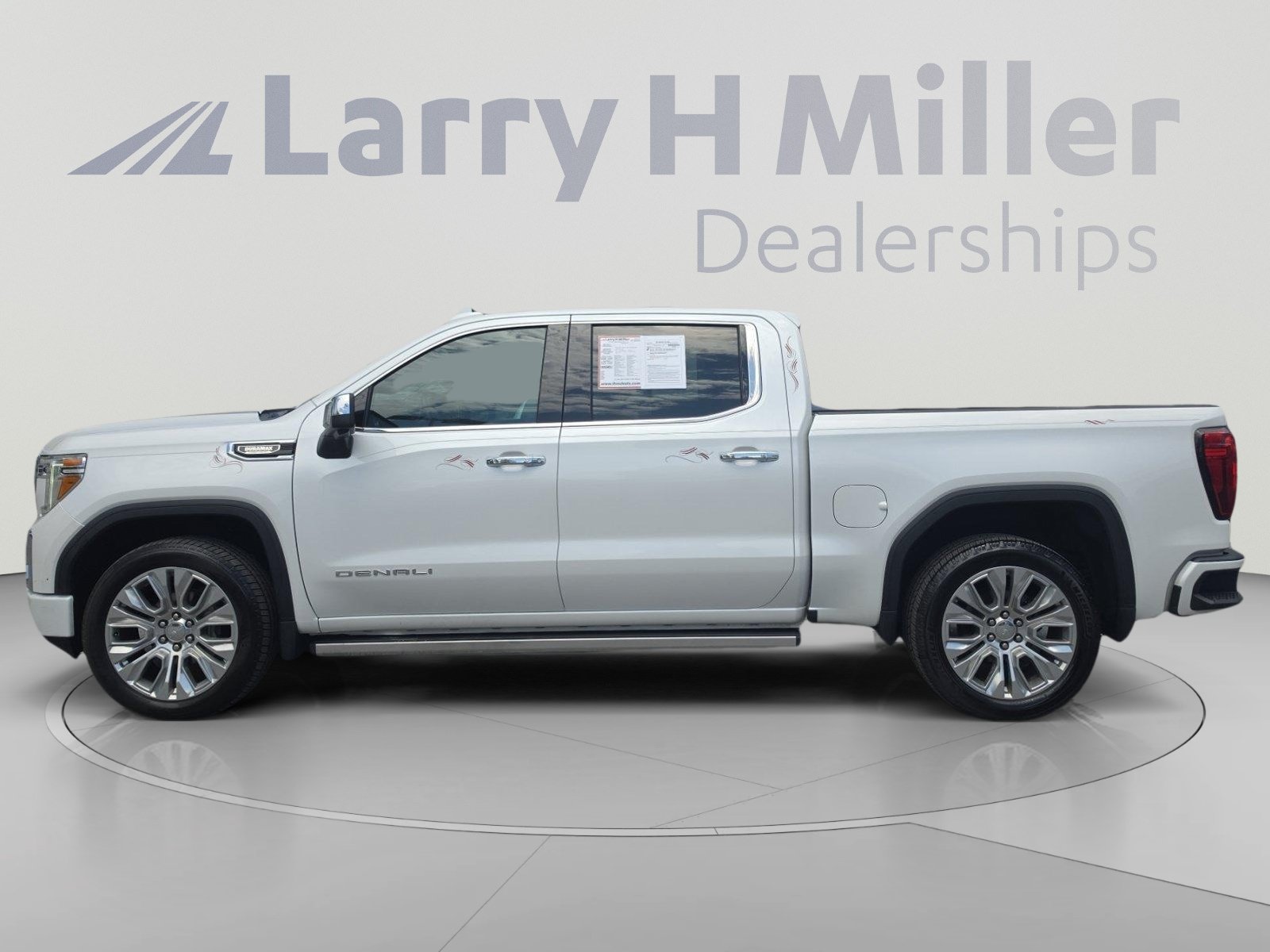 Used 2022 GMC Sierra 1500 Denali w/ Denali Premium Package AWD/4WD image 2