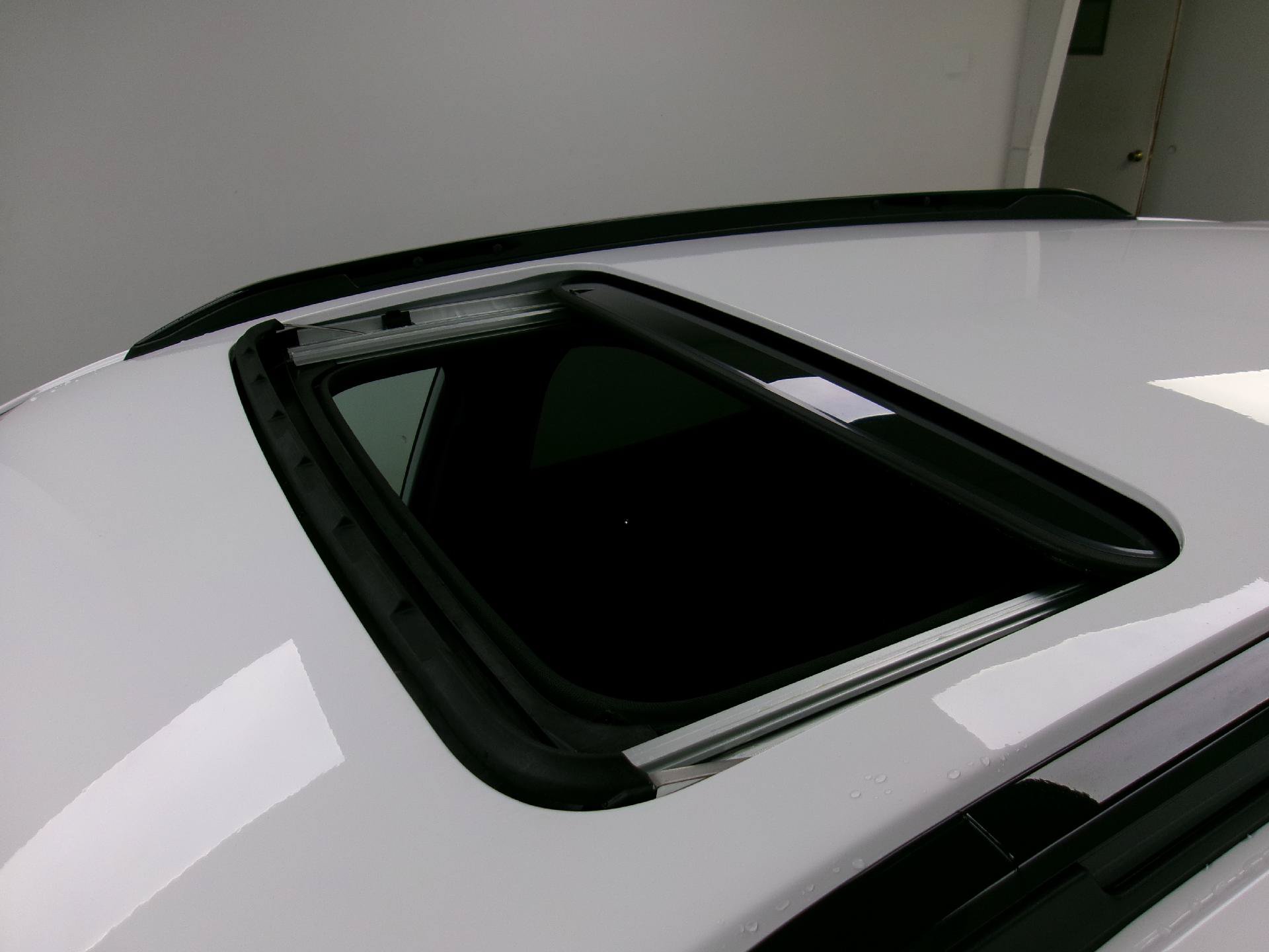 New 2026 Chevrolet Trax RS w/ Sunroof Package FWD image 4