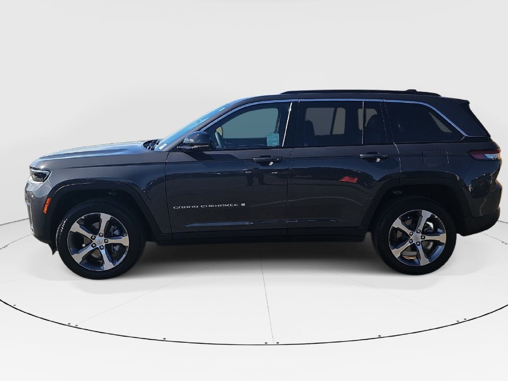 Used 2026 Jeep Grand Cherokee Limited AWD/4WD image 6